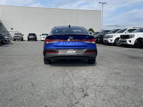 Used 2025 Hyundai Elantra Sport image 6