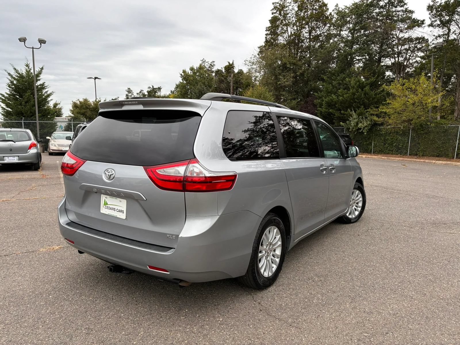Used 2015 Toyota Sienna XLE FWD image 10