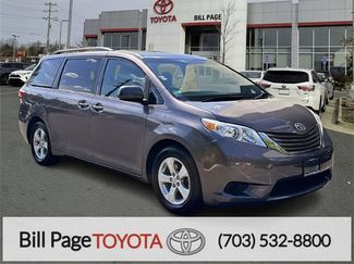 Used 2015 Toyota Sienna LE image 1