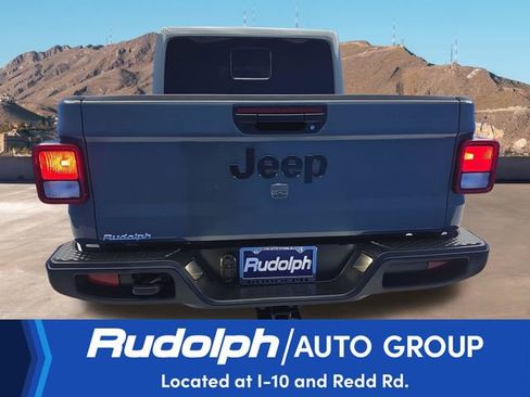 Used 2024 Jeep Gladiator Sport image 4