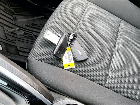 Used 2024 Chevrolet Colorado LT image 30