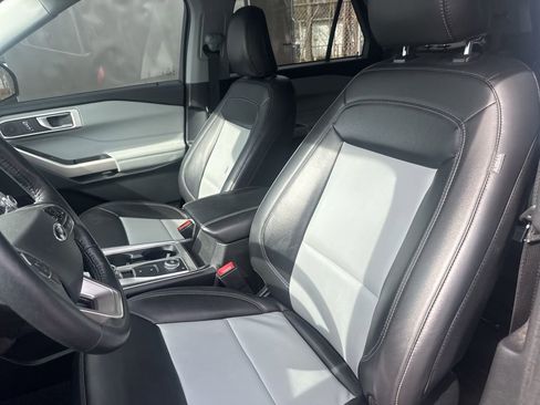 Used 2022 Ford Explorer XLT w/ Equipment Group 202A image 15
