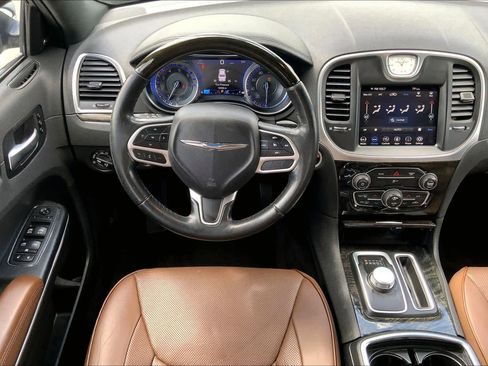 Used 2018 Chrysler 300 Limited image 5