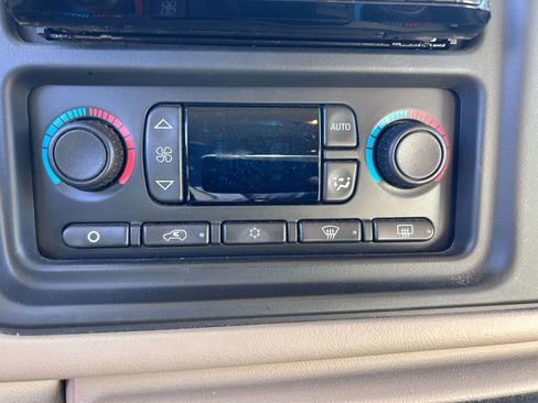 Used 2005 GMC Yukon SLT w/ SLT Preferred Equipment Group image 30