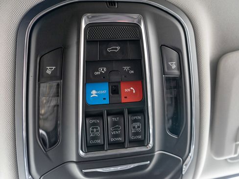 Used 2023 Jeep Grand Cherokee L Limited image 24