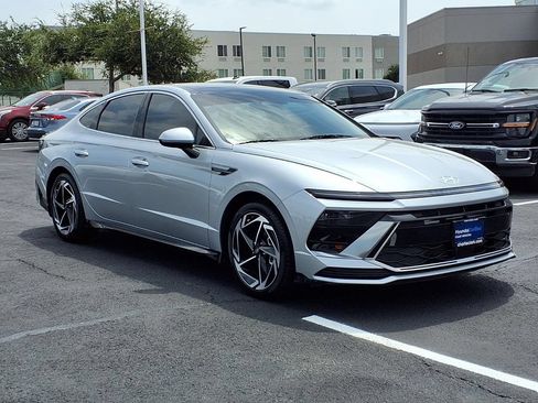 Certified 2024 Hyundai Sonata SEL w/ Convenience Package FWD image 7