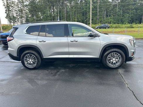 Used 2025 GMC Acadia Elevation w/ LPO, Roadside Safety Package AWD/4WD image 9
