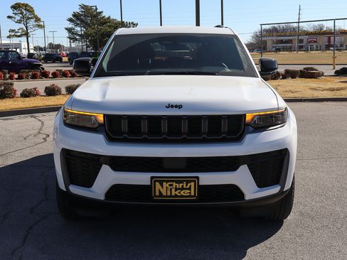 New 2026 Jeep Grand Cherokee Altitude AWD/4WD image 3