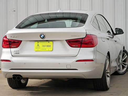 Used 2017 BMW 330i Gran Turismo xDrive image 4