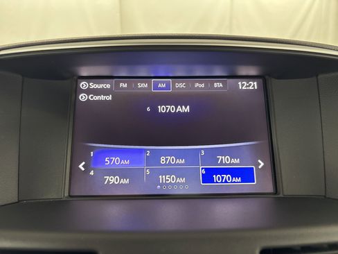 Used 2019 INFINITI Q70 Luxe image 24