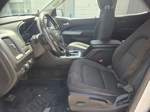 Used 2018 Chevrolet Colorado LT AWD/4WD image 9