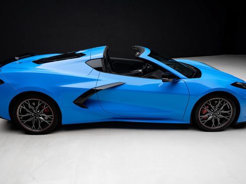 Used 2024 Chevrolet Corvette Stingray Coupe w/ Z51 Performance Package RWD image 38