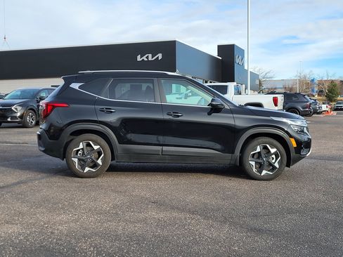 Used 2025 Kia Seltos EX w/ EX Sunroof Package image 3