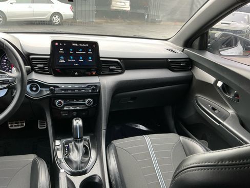 Used 2022 Hyundai Veloster N image 17