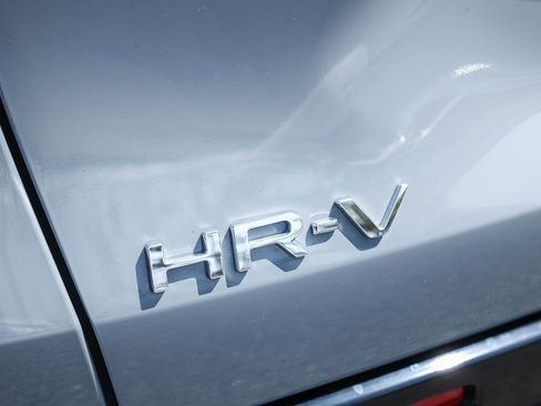 Used 2026 Honda HR-V EX-L image 9