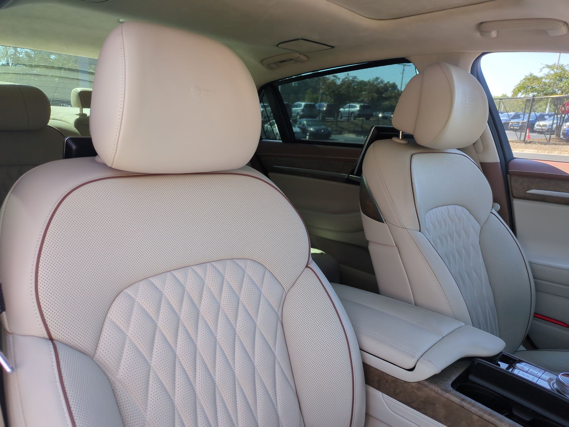 Used 2022 Genesis G90 5.0 Ultimate RWD image 33