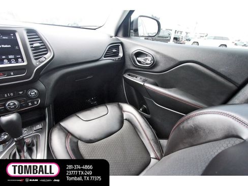 Used 2022 Jeep Cherokee Trailhawk AWD/4WD image 11