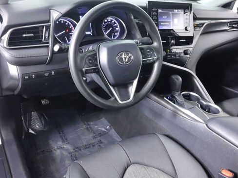 Used 2021 Toyota Camry LE FWD image 9