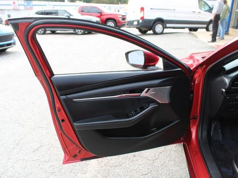 Used 2021 MAZDA MAZDA3 s image 18