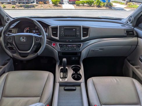 Used 2019 Honda Ridgeline RTL image 18