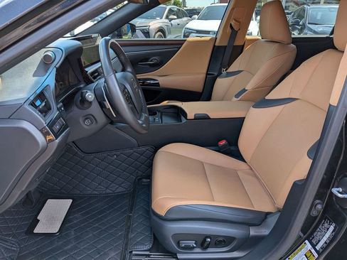 Used 2024 Lexus ES 300h w/ Premium Package FWD image 24