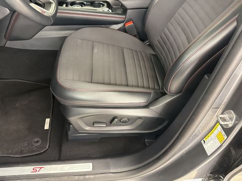 Certified 2025 Ford Explorer ST-Line w/ ST-Line Street Pack AWD/4WD image 15