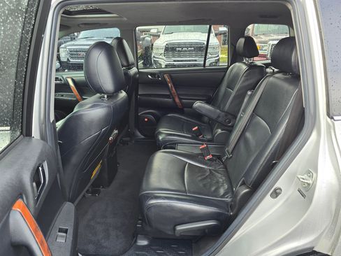 Used 2013 Toyota Highlander Limited image 31