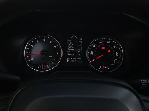 Used 2022 Toyota RAV4 XLE image 12