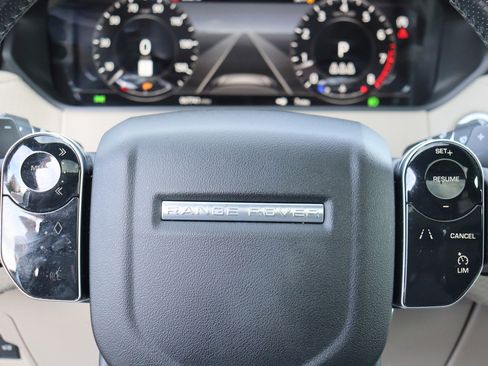 Used 2018 Land Rover Range Rover Velar S image 29