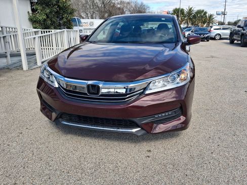 Used 2017 Honda Accord Sport image 3