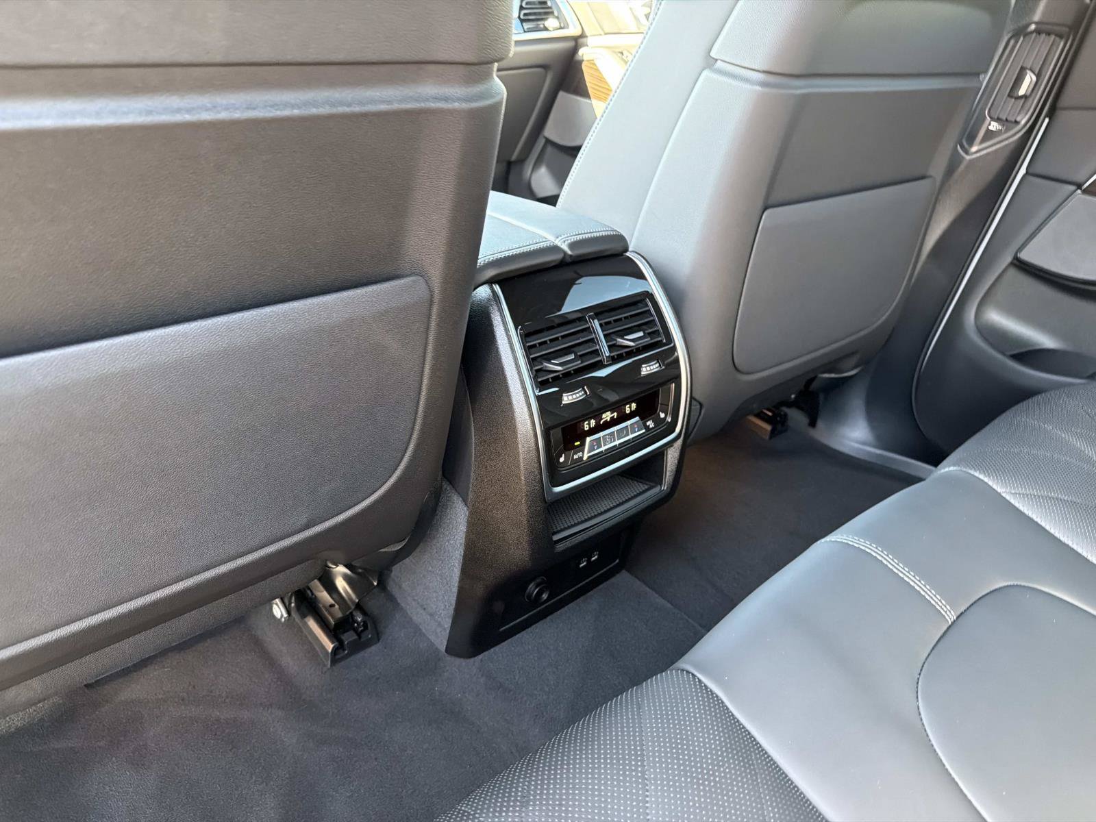Certified 2026 BMW X5 xDrive40i AWD/4WD image 28