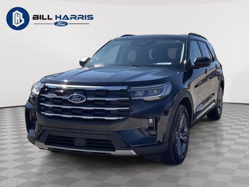 Used 2025 Ford Explorer Active w/ Active Comfort Package image 1