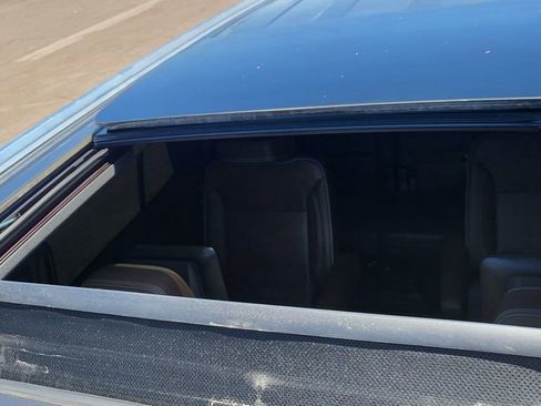 Used 2021 Chevrolet Tahoe High Country w/ Premium Package RWD image 45