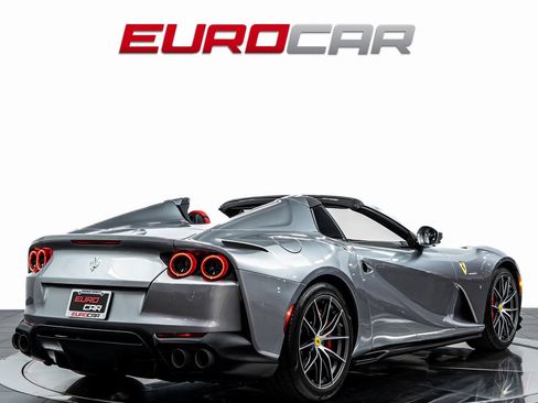Used 2022 Ferrari 812 GTS image 6
