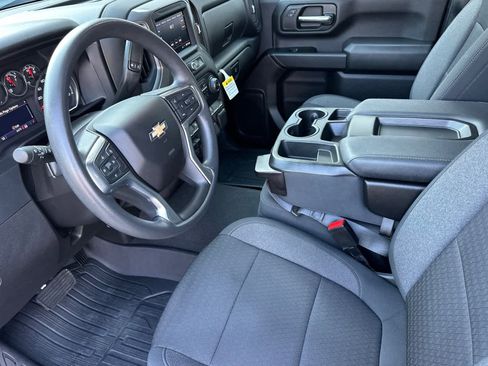 Used 2022 Chevrolet Silverado 2500 Custom w/ Custom Convenience Package image 11