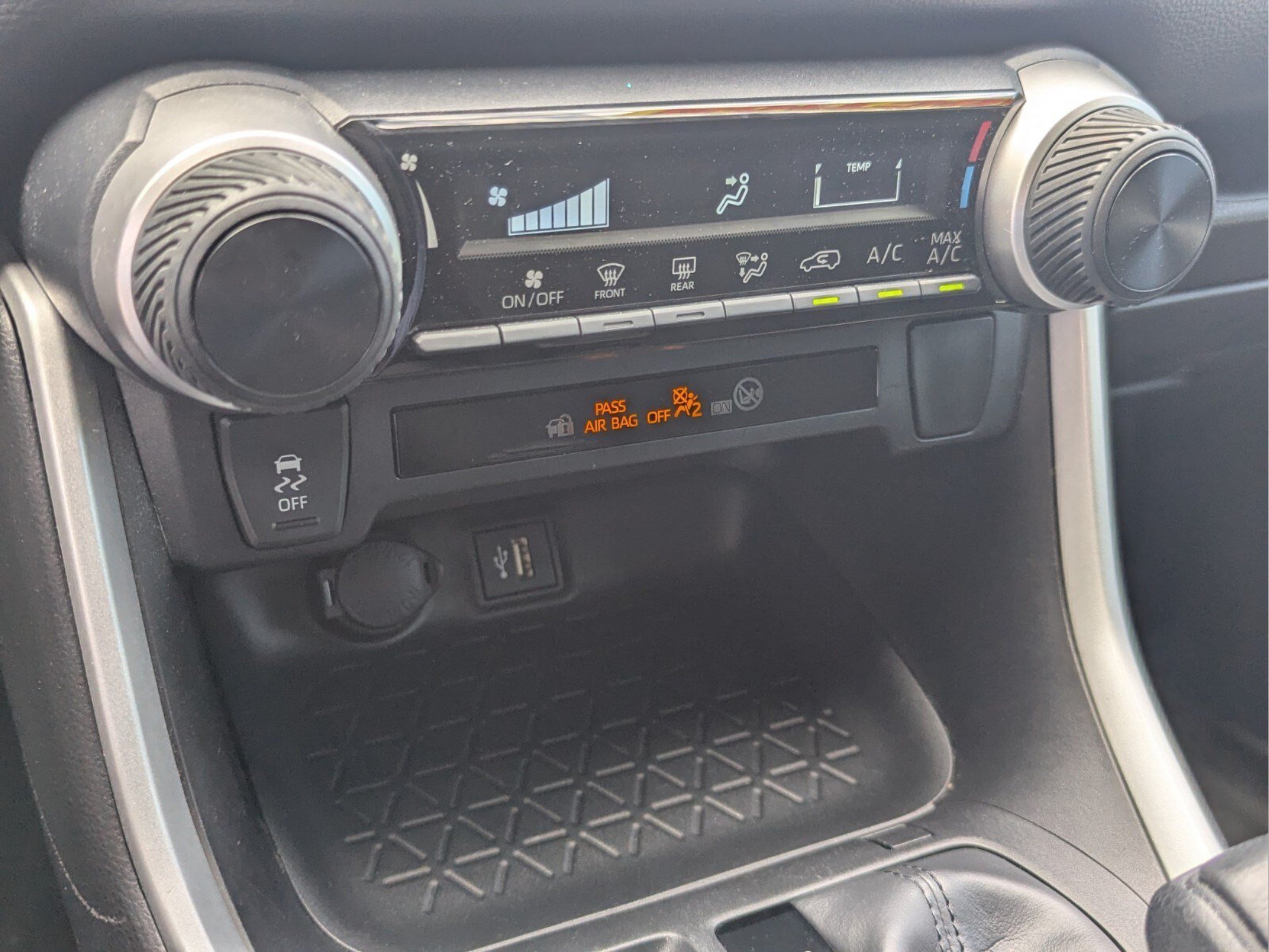 Used 2023 Toyota RAV4 LE FWD image 21