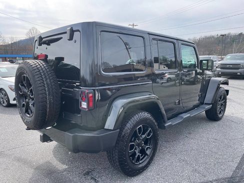 Used 2017 Jeep Wrangler Unlimited Sahara image 9