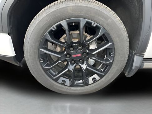 Used 2024 GMC Sierra 1500 Denali AWD/4WD image 10