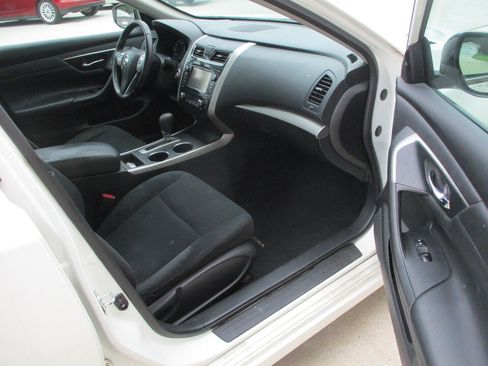 Used 2015 Nissan Altima 2.5 SV w/ Convenience Package FWD image 20