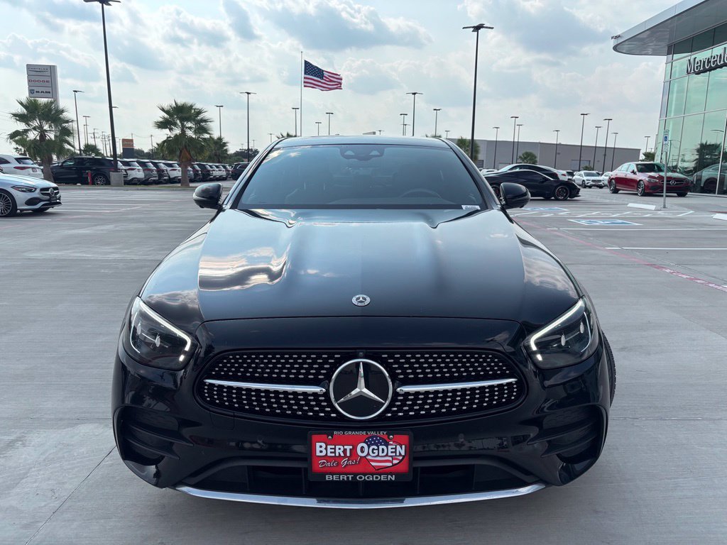 Used 2023 Mercedes-Benz E 350 4MATIC Sedan image 2