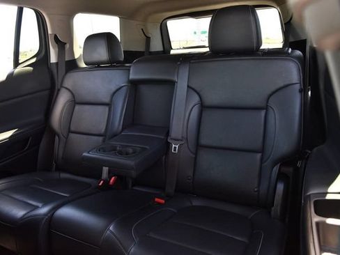 Used 2023 GMC Acadia SLT FWD image 25