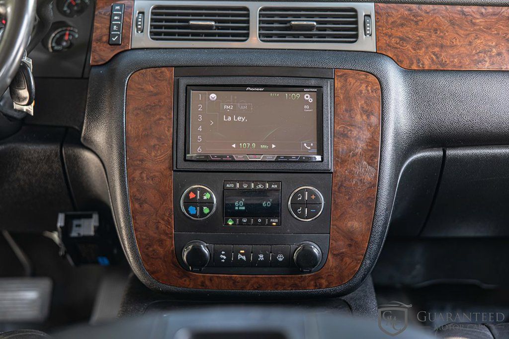 Used 2008 Chevrolet Suburban LT w/ LT Preferred Equipment Group AWD/4WD image 26