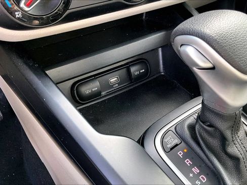 Used 2022 Kia Soul LX FWD image 36