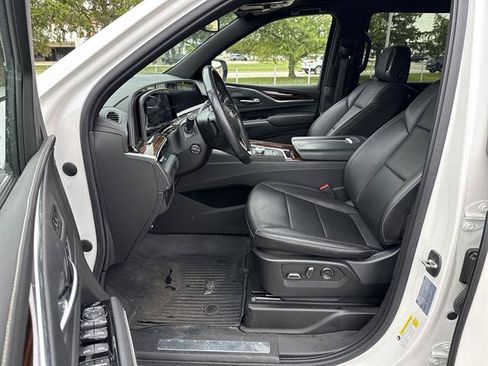 Used 2021 Cadillac Escalade Luxury AWD/4WD image 13