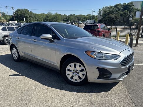 Used 2020 Ford Fusion S FWD image 1