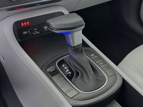 Used 2024 Hyundai Kona SE image 19