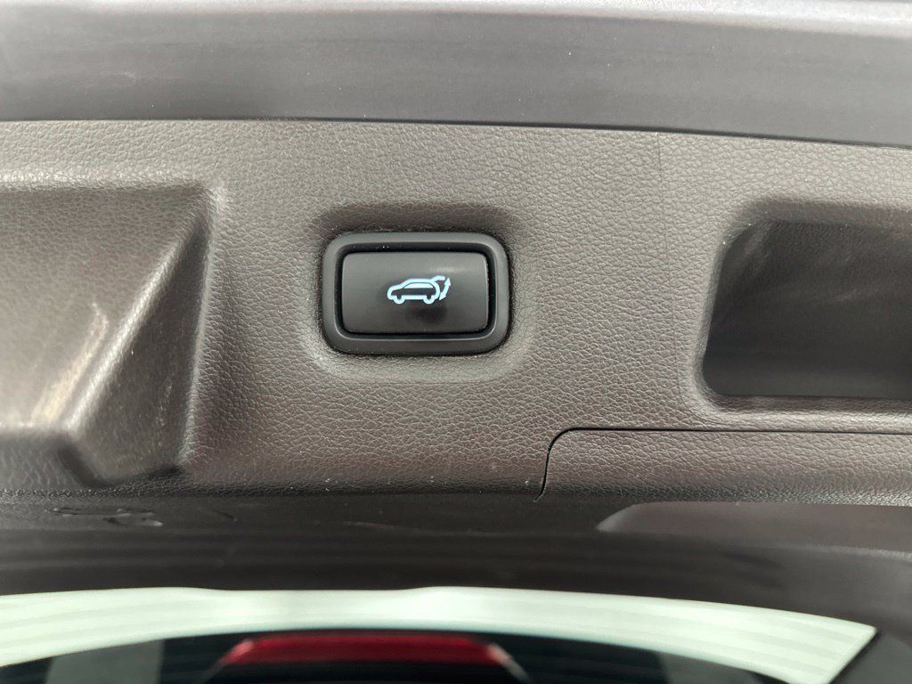 Used 2022 Hyundai Santa Fe Limited AWD/4WD image 9