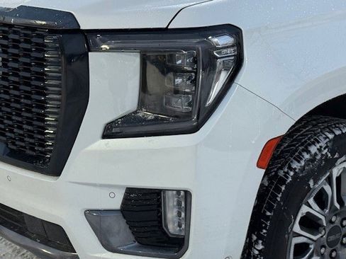 Used 2023 GMC Yukon XL Denali Ultimate image 11