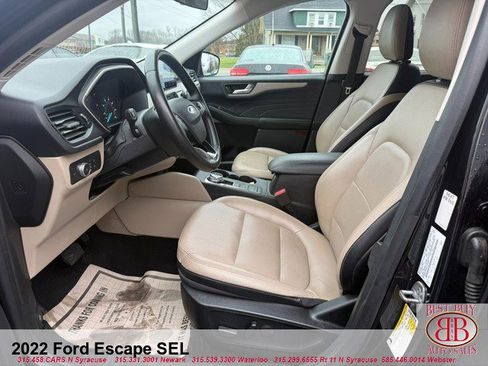 Used 2022 Ford Escape SEL image 9