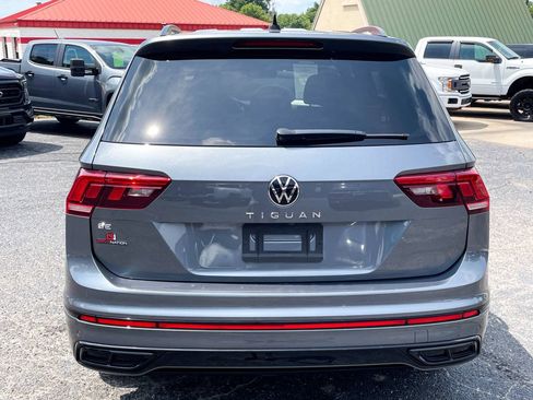 Used 2022 Volkswagen Tiguan SE R-Line FWD image 8